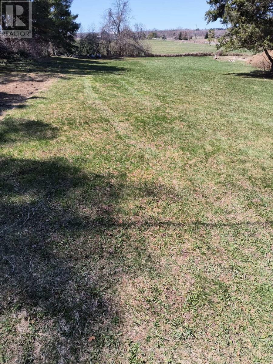 8 Fulsom Crescent, Kawartha Lakes, Ontario  L3V 0H5 - Photo 3 - X12890102