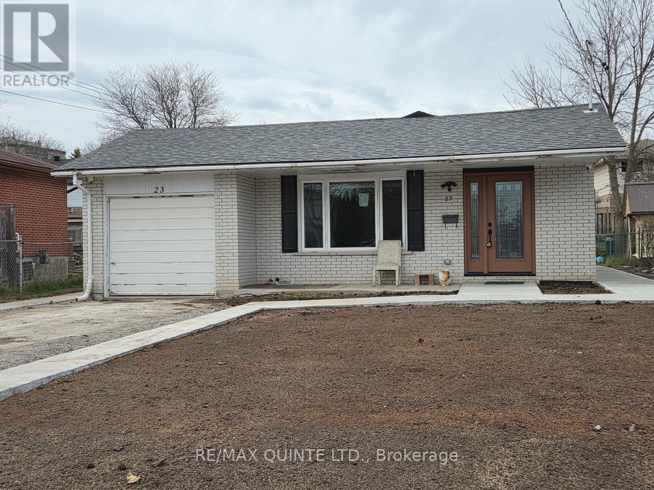 23 ROBERTSON LANE, Belleville, Ontario