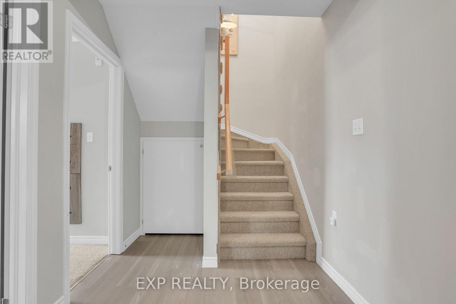 8 - 141 Sydenham Wells, Barrie, Ontario  L4M 0H3 - Photo 14 - S13025672