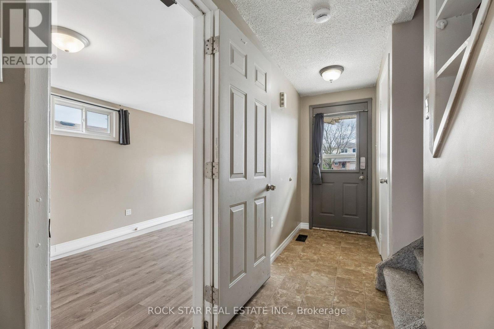 62 Corbett Drive, Barrie (Grove East), Ontario  L4M 5V2 - Photo 3 - S13025828