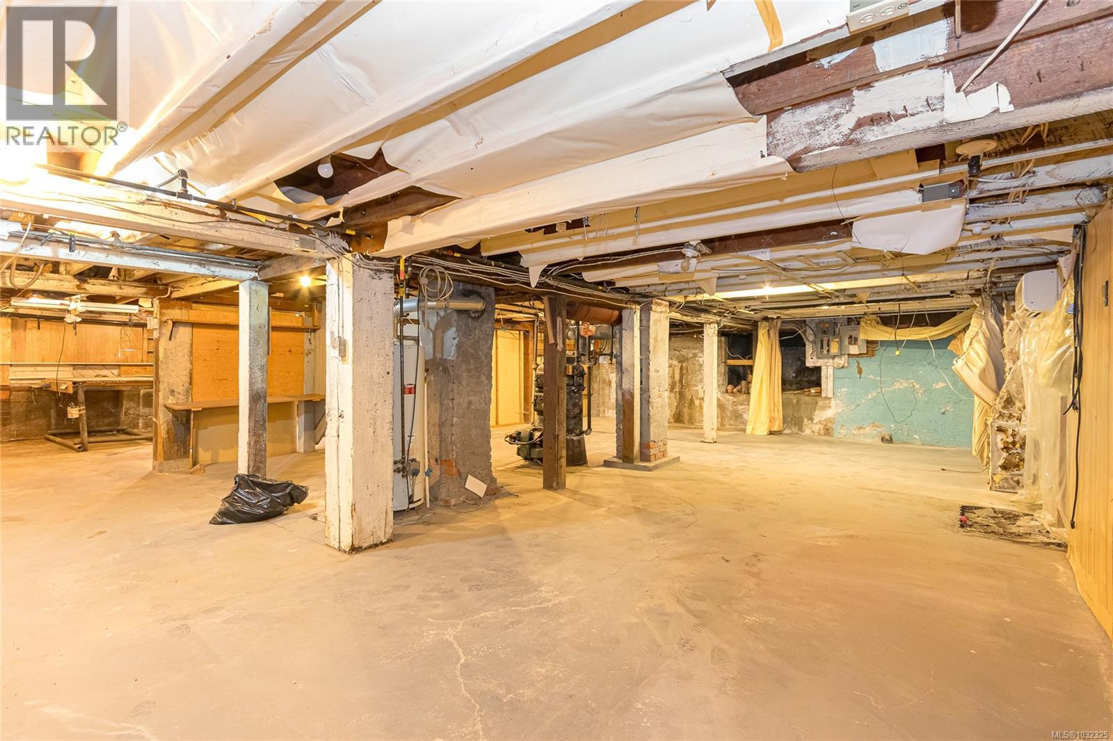 824 Ellery St, Esquimalt, British Columbia  V9A 4R7 - Photo 14 - 1032325