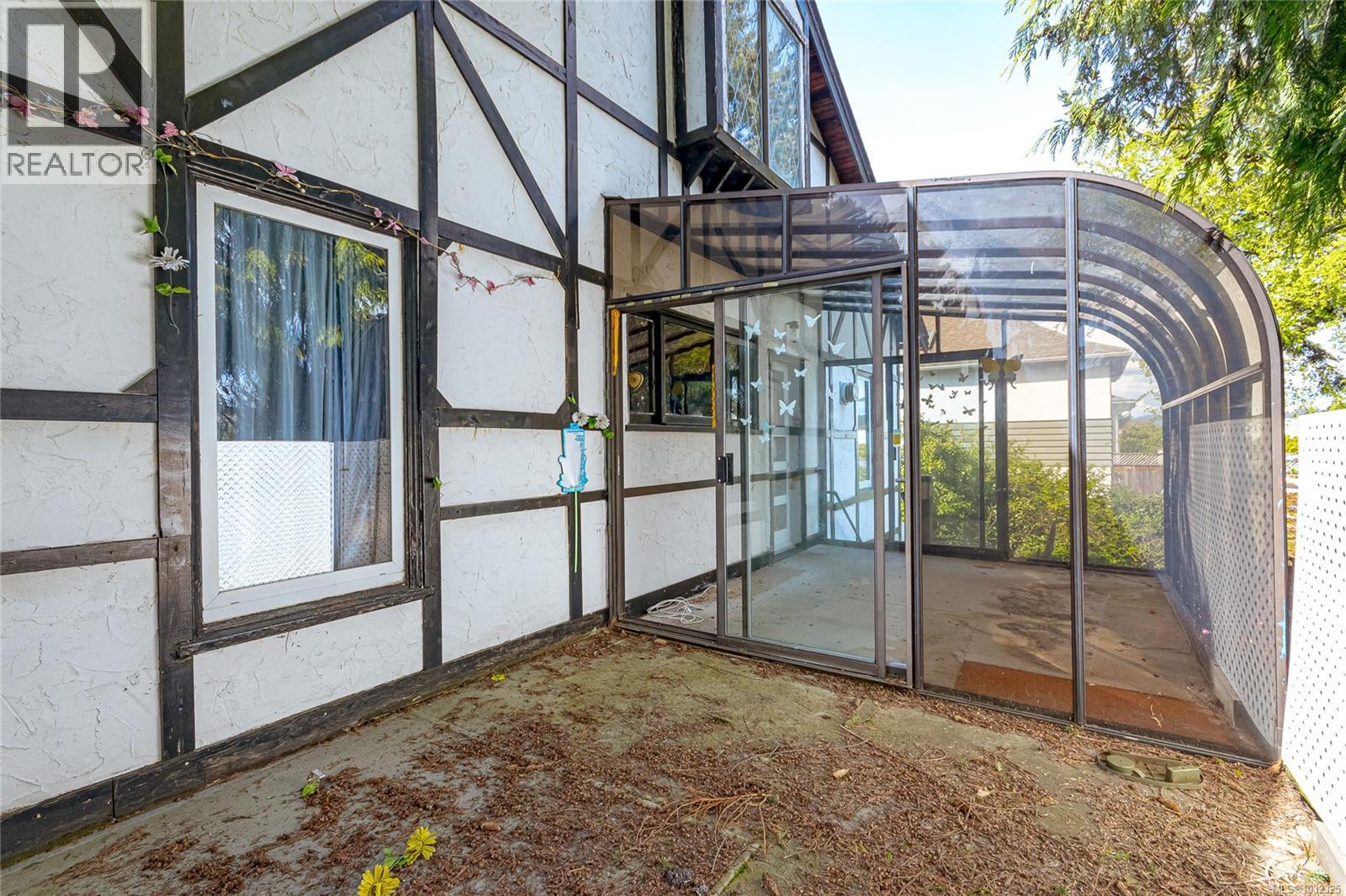 824 Ellery St, Esquimalt, British Columbia  V9A 4R7 - Photo 16 - 1032325