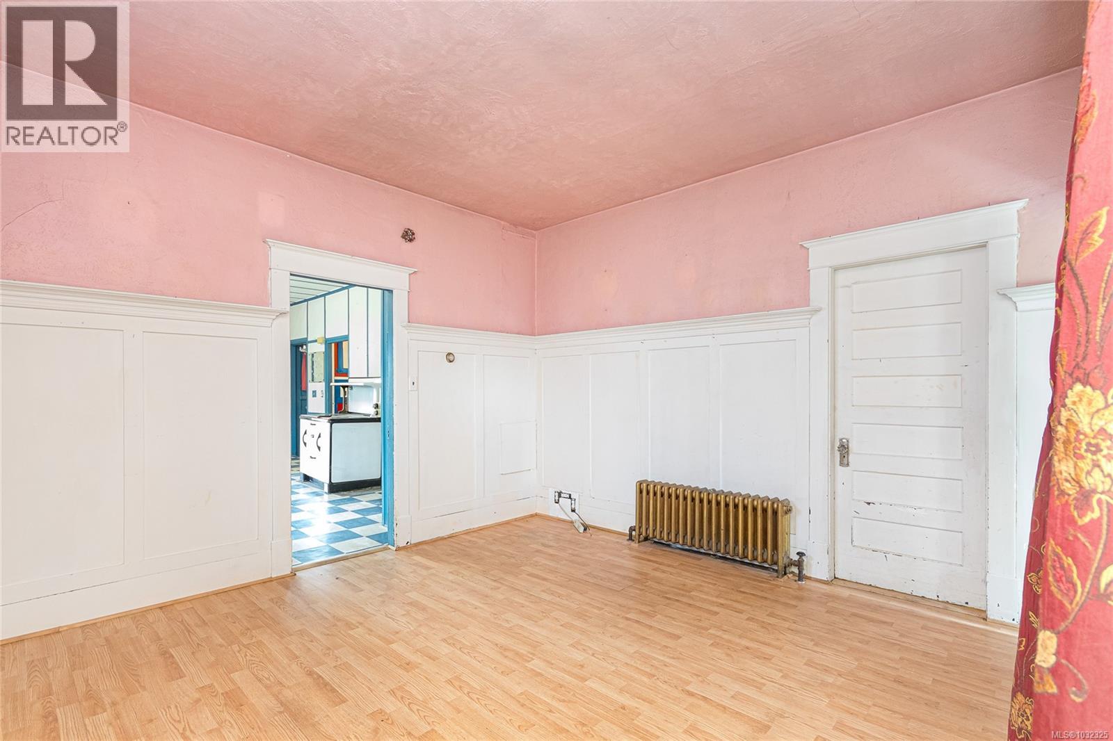 824 Ellery St, Esquimalt, British Columbia  V9A 4R7 - Photo 5 - 1032325