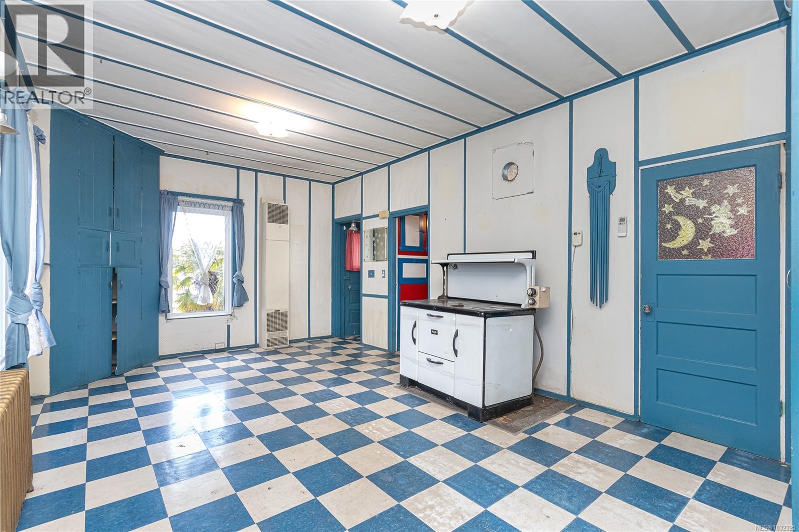 824 Ellery St, Esquimalt, British Columbia  V9A 4R7 - Photo 6 - 1032325