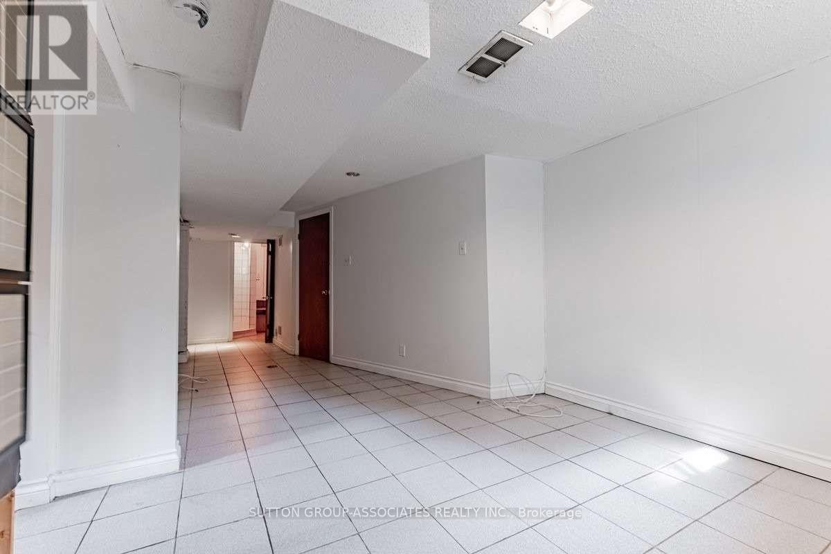 Lower - 57 Aziel Street, Toronto, Ontario  M6P 2N8 - Photo 5 - W13025592