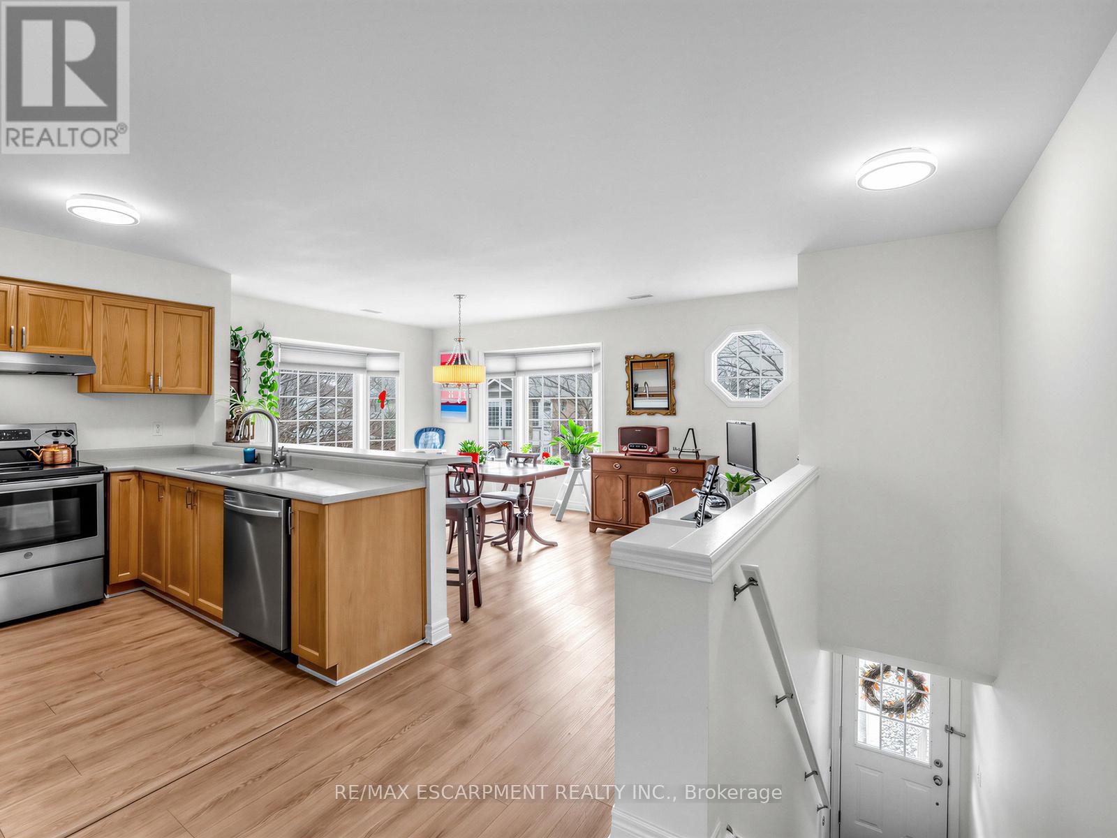 10 - 705 Cumberland Avenue, Burlington, Ontario  L7N 3W4 - Photo 4 - W13025696