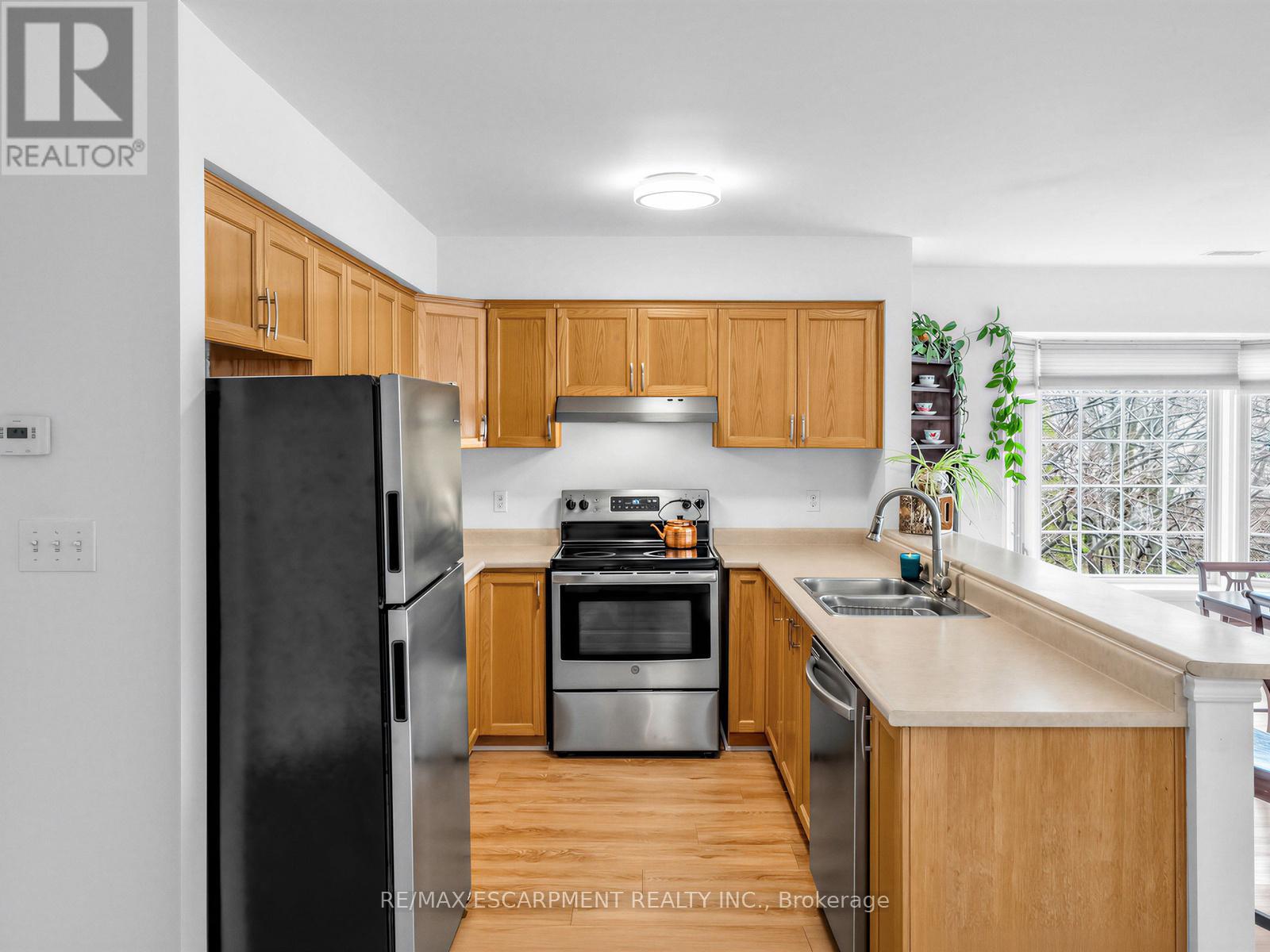 10 - 705 Cumberland Avenue, Burlington, Ontario  L7N 3W4 - Photo 6 - W13025696