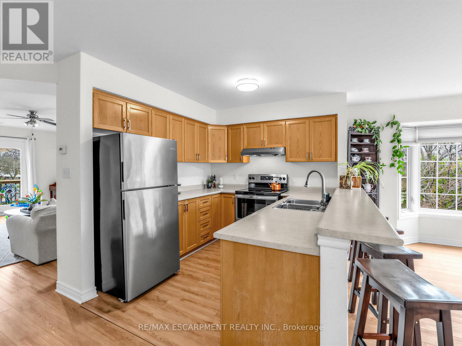 10 - 705 Cumberland Avenue, Burlington, Ontario  L7N 3W4 - Photo 8 - W13025696