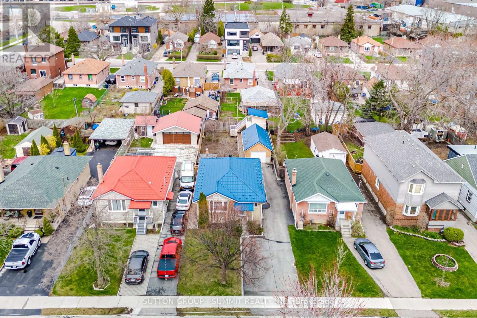 82 MACDONALD STREET, Toronto, Ontario