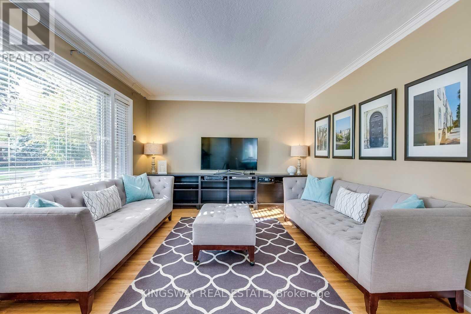 Main - 408 Lanor Avenue, Toronto, Ontario  M8W 2R6 - Photo 4 - W13025750