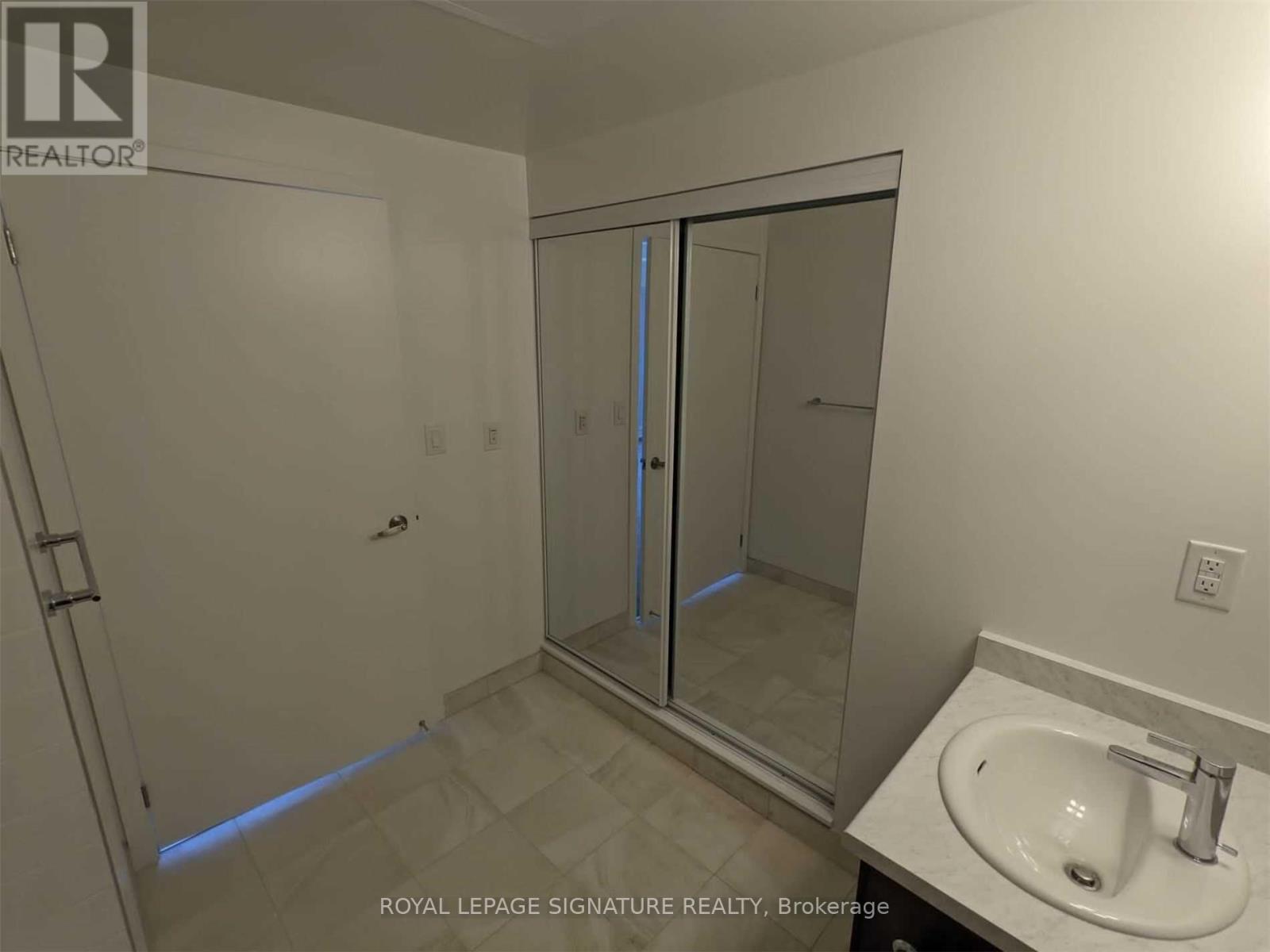 205 - 160 Canon Jackson Drive, Toronto, Ontario  M6M 0B6 - Photo 10 - W13025758