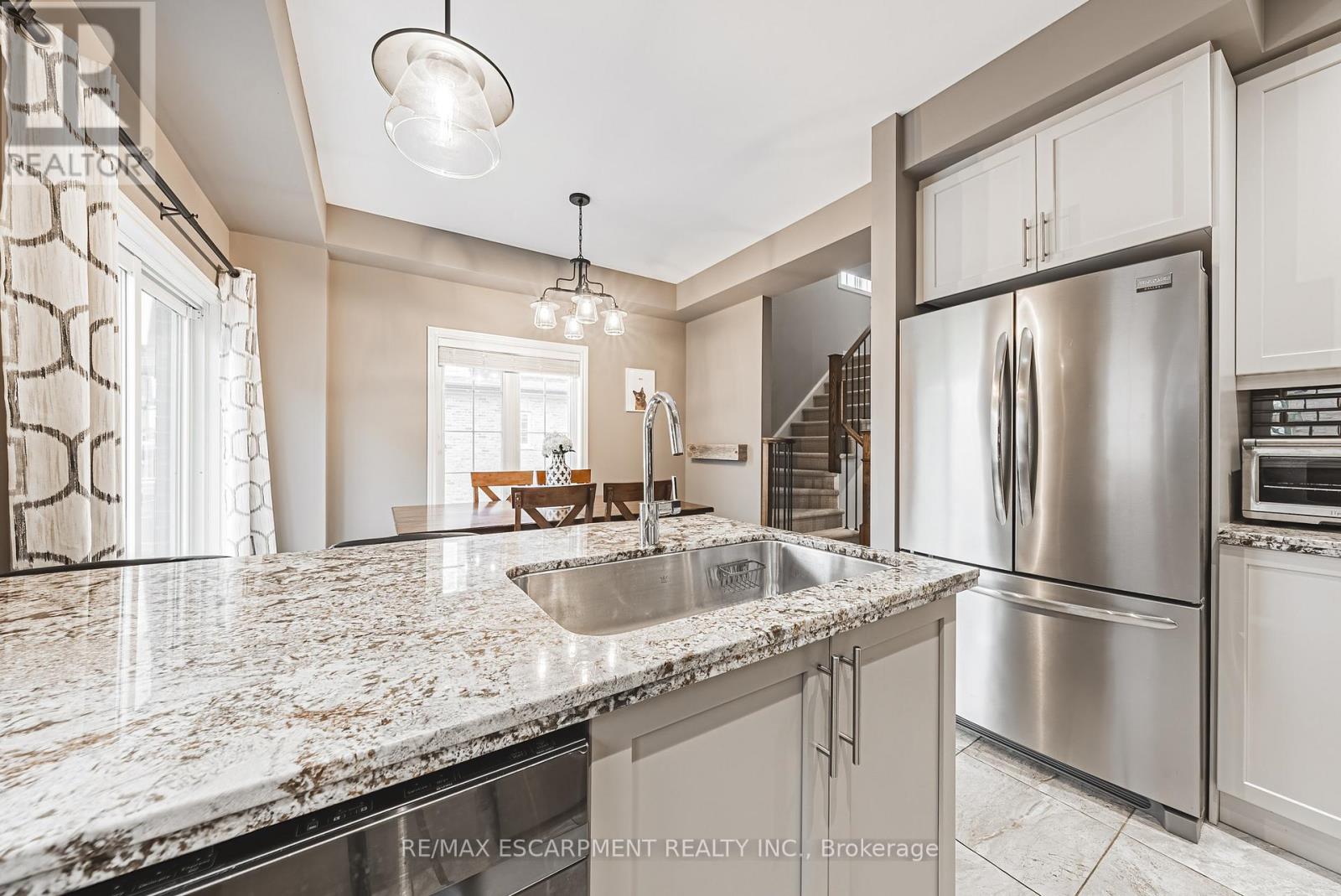 4 - 2220 Queensway Drive, Burlington, Ontario  L7R 0E7 - Photo 11 - W13025784