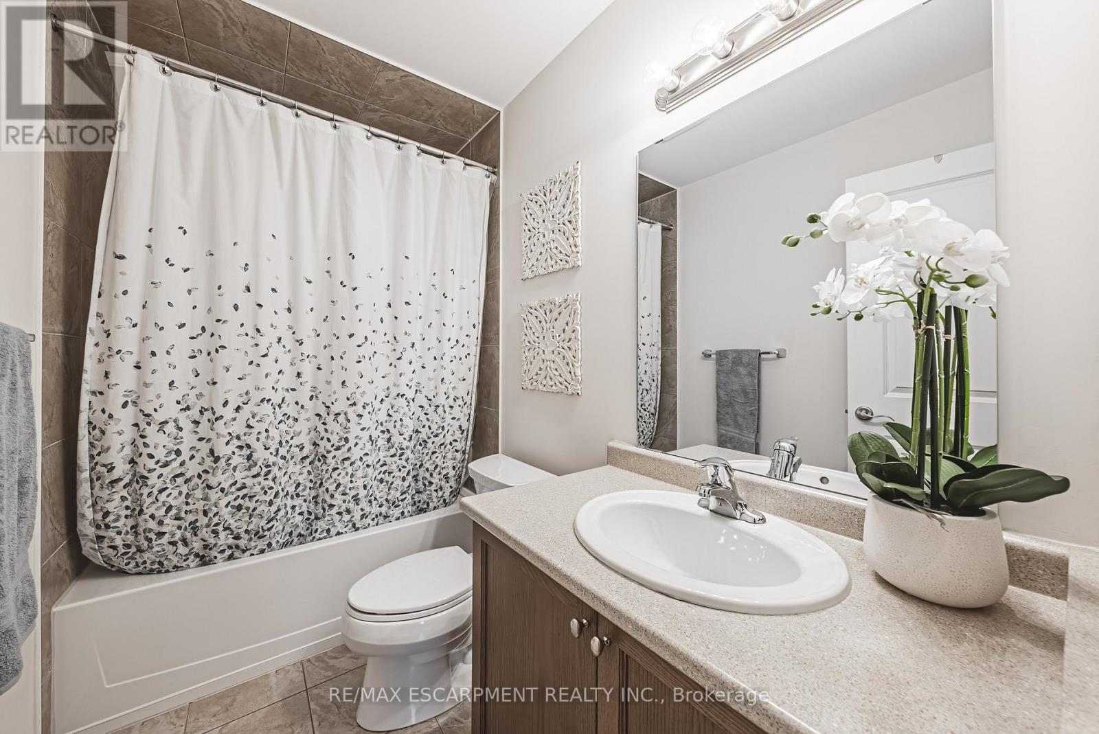 4 - 2220 Queensway Drive, Burlington, Ontario  L7R 0E7 - Photo 17 - W13025784