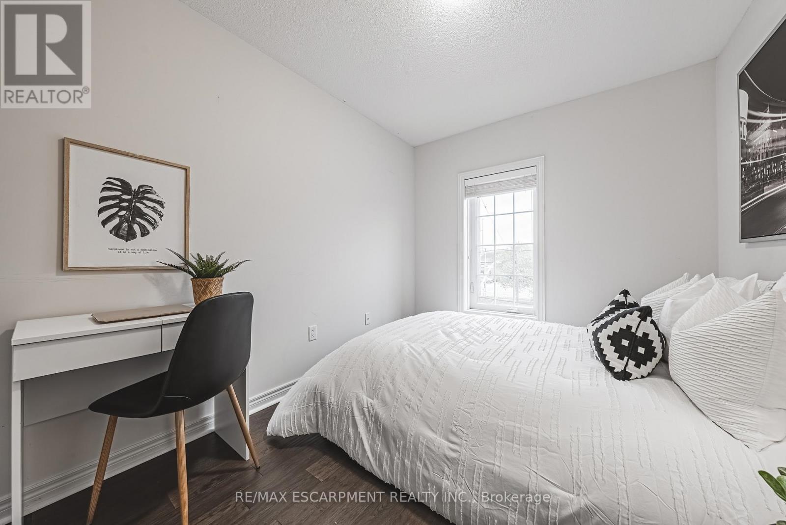 4 - 2220 Queensway Drive, Burlington, Ontario  L7R 0E7 - Photo 19 - W13025784