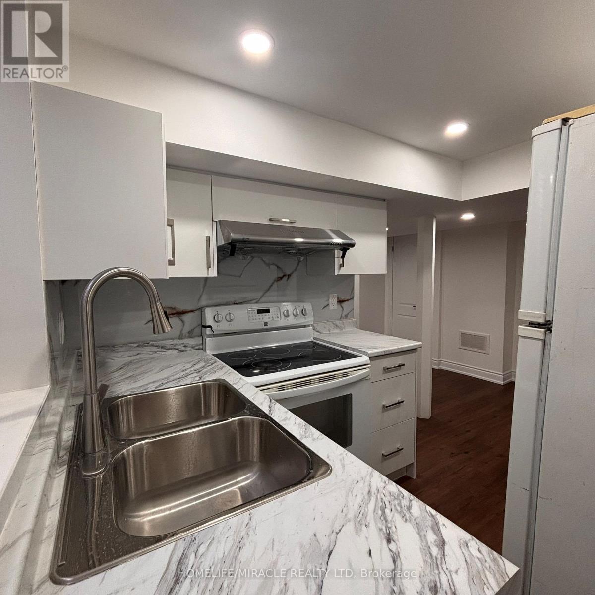 BSMT - 12 HOLMSTEAD COURT, Brampton, Ontario