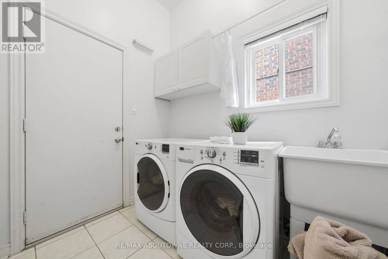 6386 Ormindale Way, Mississauga, Ontario  L5V 1J3 - Photo 18 - W13025518