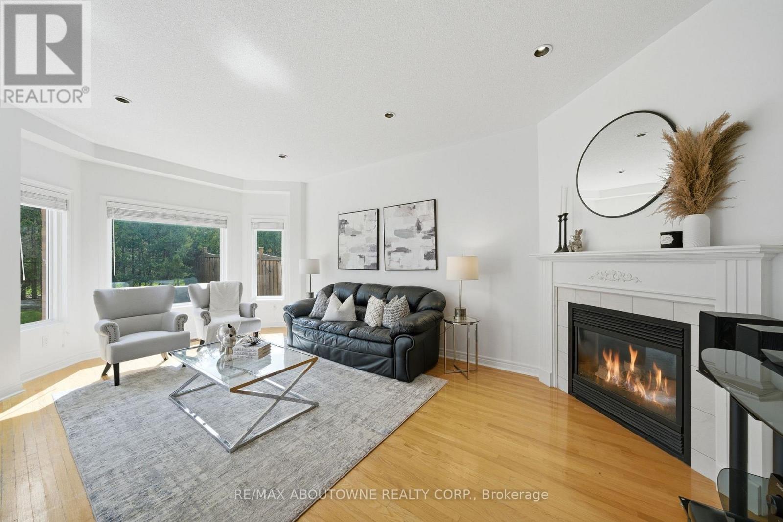 6386 Ormindale Way, Mississauga, Ontario  L5V 1J3 - Photo 9 - W13025518