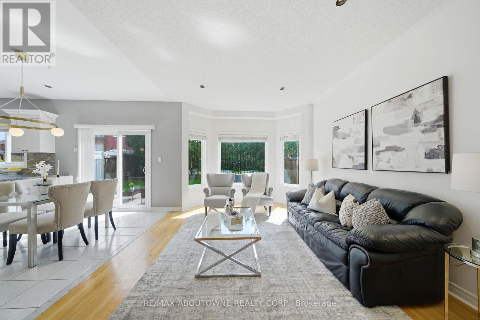 6386 Ormindale Way, Mississauga, Ontario  L5V 1J3 - Photo 11 - W13025518