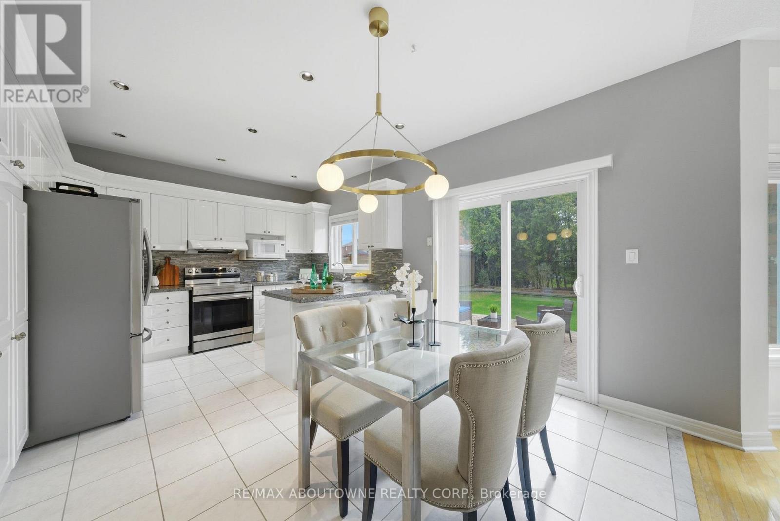 6386 Ormindale Way, Mississauga, Ontario  L5V 1J3 - Photo 15 - W13025518