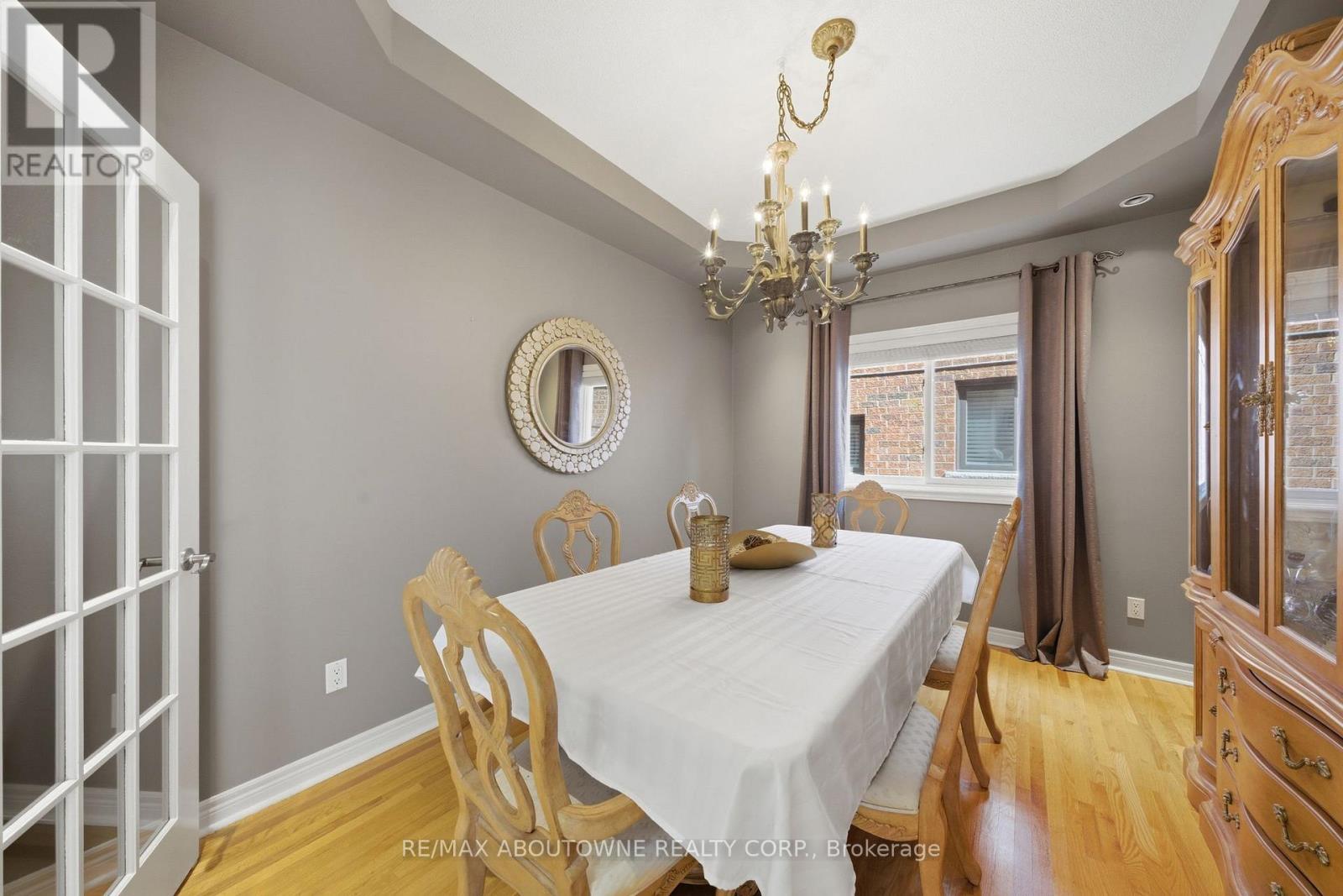 6386 Ormindale Way, Mississauga, Ontario  L5V 1J3 - Photo 8 - W13025518