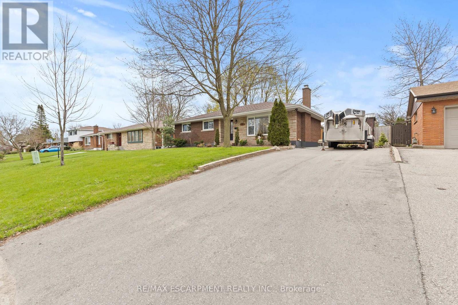 45 Driftwood Drive, Brantford, Ontario  N3R 3K2 - Photo 2 - X13025706