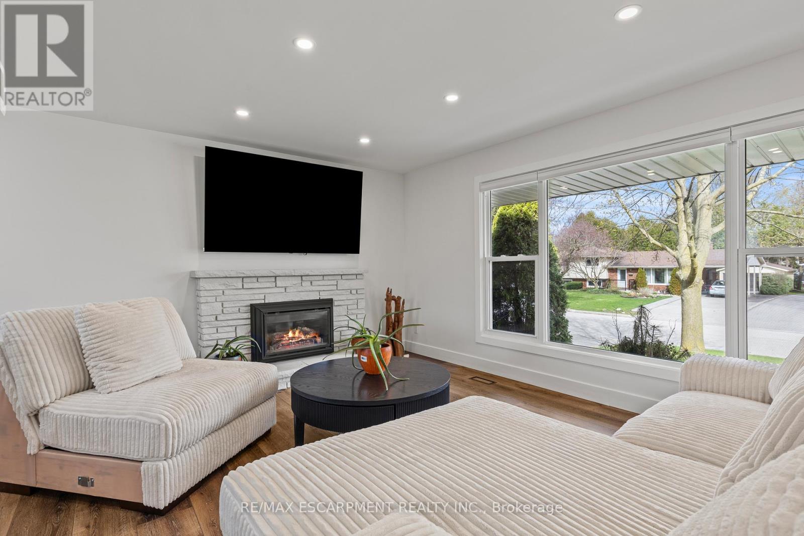 45 Driftwood Drive, Brantford, Ontario  N3R 3K2 - Photo 7 - X13025706