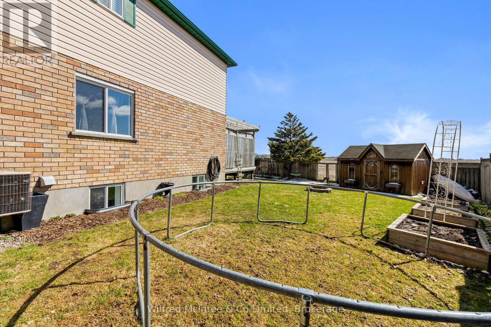 59 Dales Drive, Mapleton, Ontario  N0G 1P0 - Photo 38 - X12982602