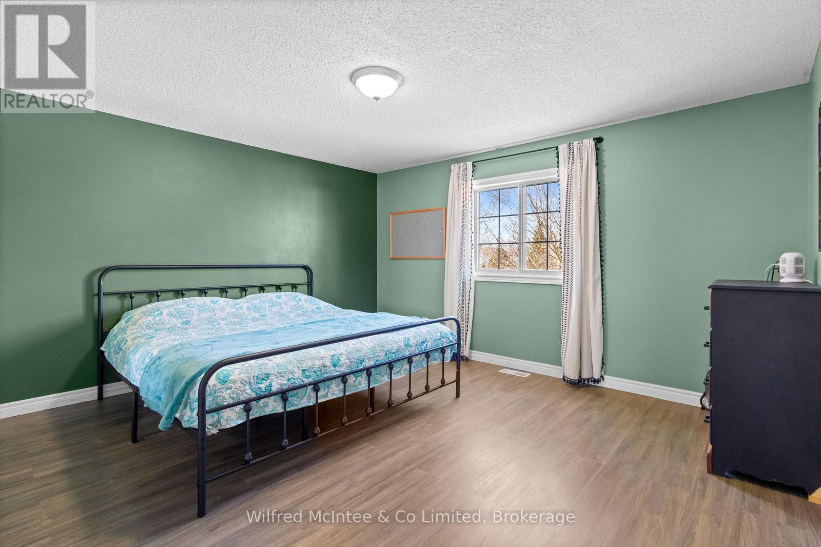 59 Dales Drive, Mapleton, Ontario  N0G 1P0 - Photo 18 - X12982602