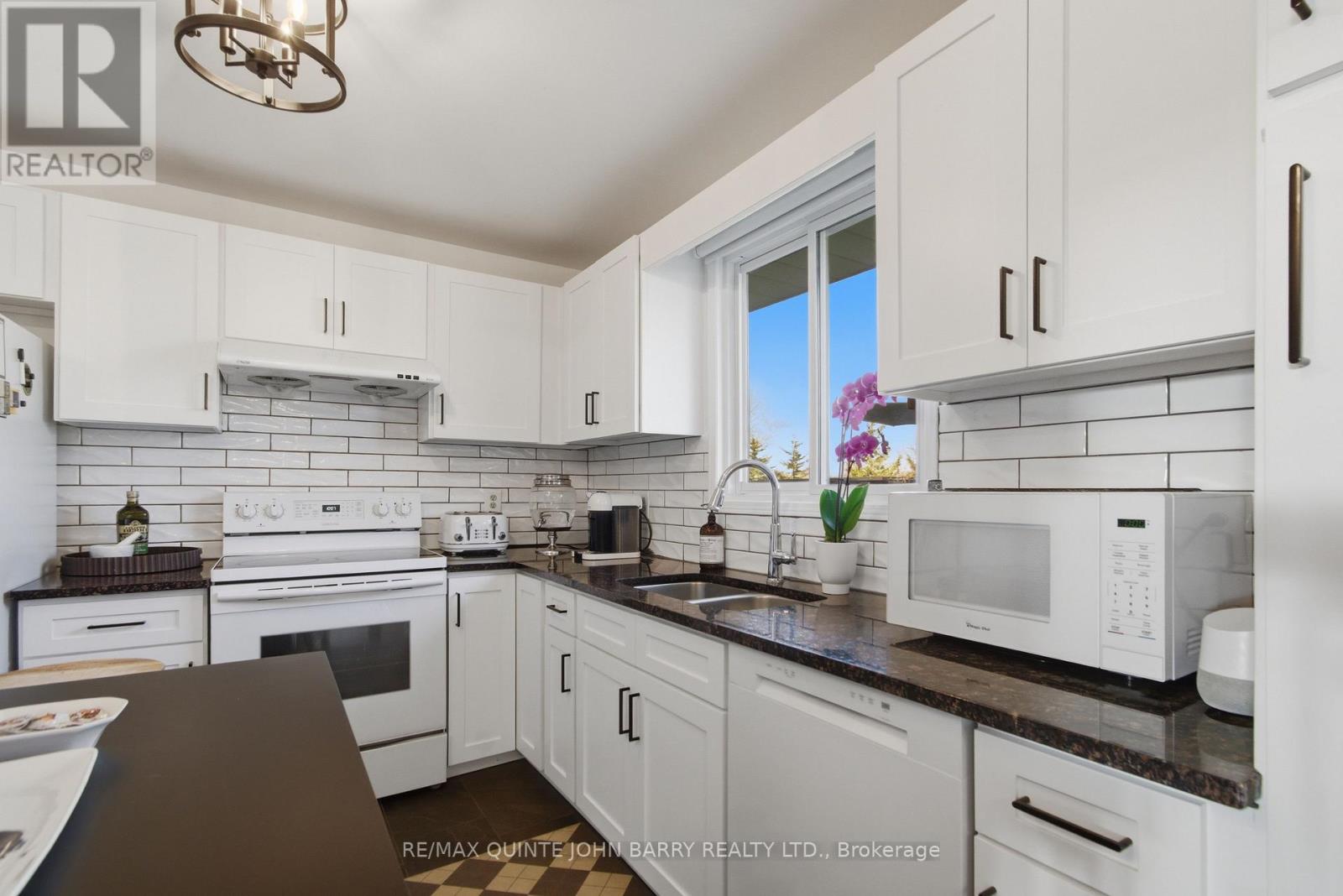 28 Fleming Road, Quinte West, Ontario  K8V 6P7 - Photo 14 - X13025856