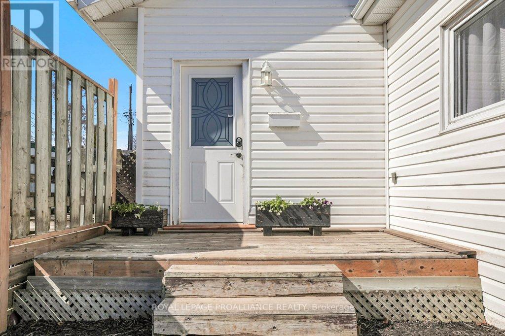 61 - 529 Old Highway 2, Quinte West, Ontario  K8V 5P5 - Photo 4 - X13025908