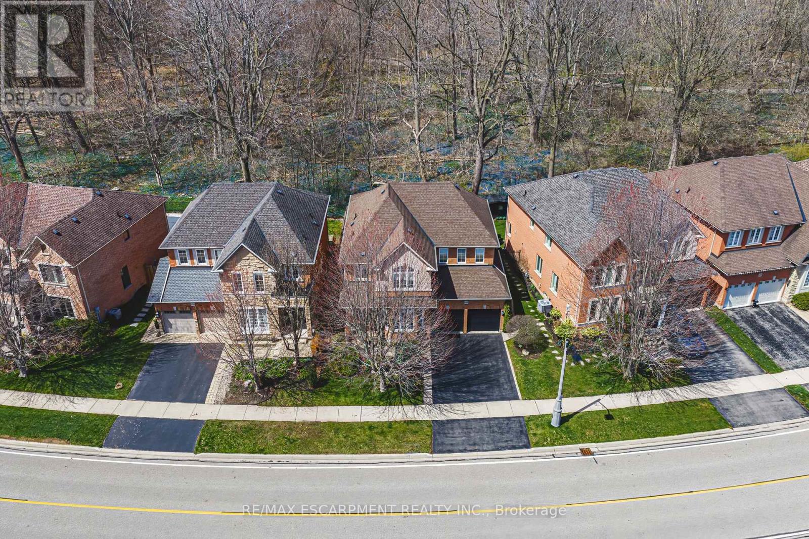 125 CREEK PATH AVENUE, Oakville, Ontario