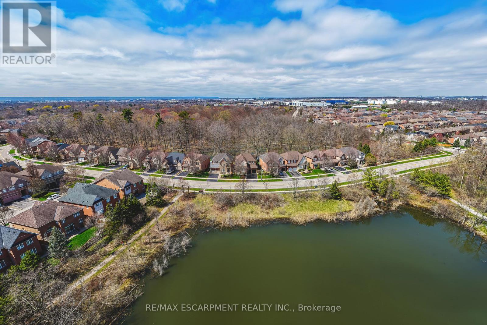 125 Creek Path Avenue, Oakville, Ontario  L6L 6T3 - Photo 44 - W13021472