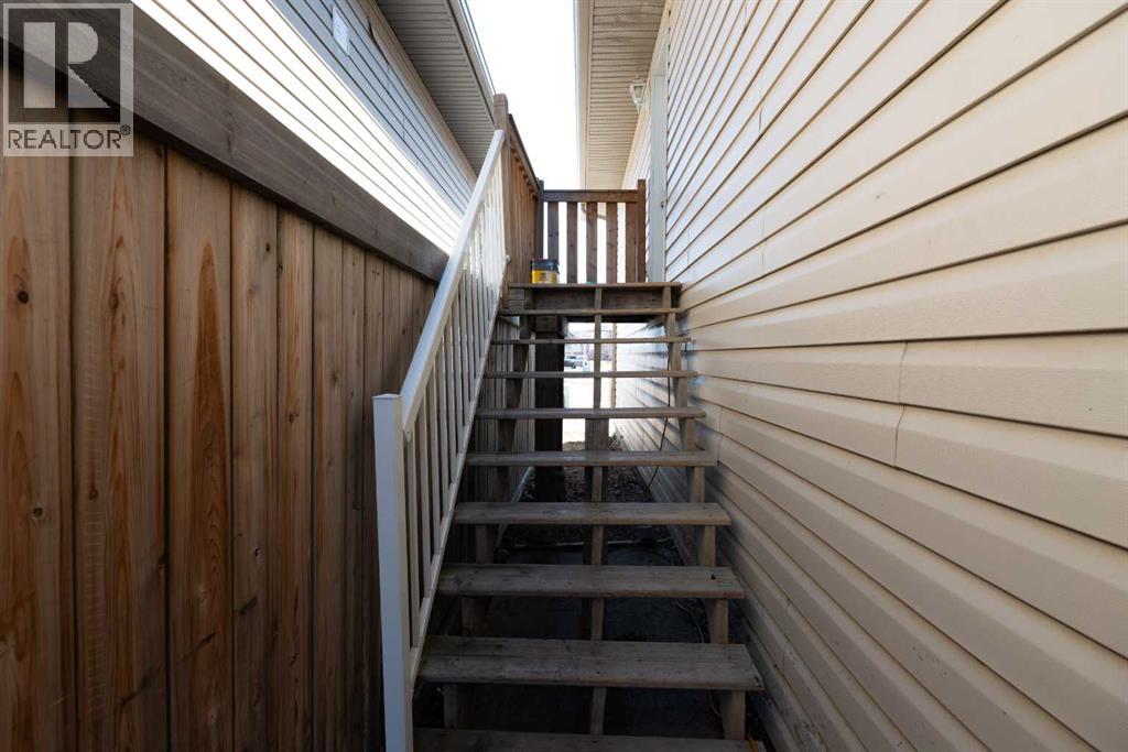 89 Pinnacle Avenue, Grande Prairie, Alberta  T8W 2V8 - Photo 3 - A2302695