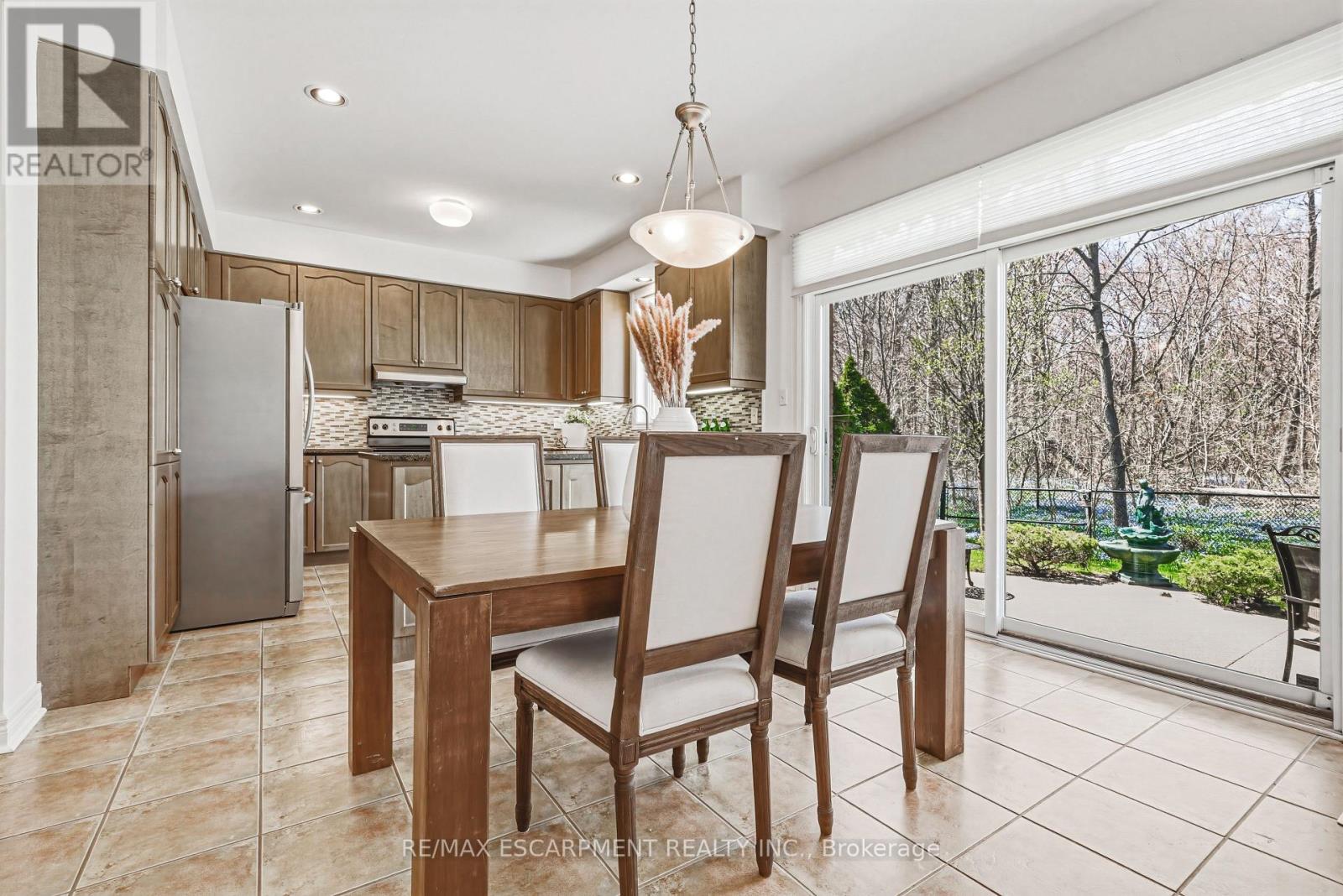 125 Creek Path Avenue, Oakville, Ontario  L6L 6T3 - Photo 9 - W13021472