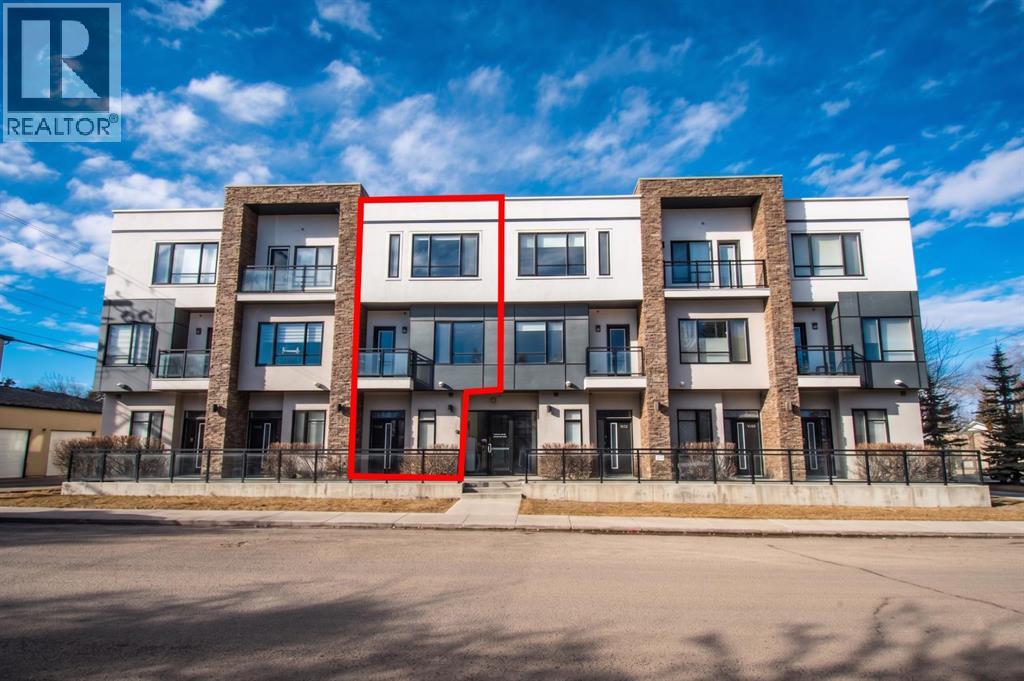 109, 15 Rosscarrock Gate SW, Calgary, Alberta  T3C 1E6 - Photo 1 - A2286369