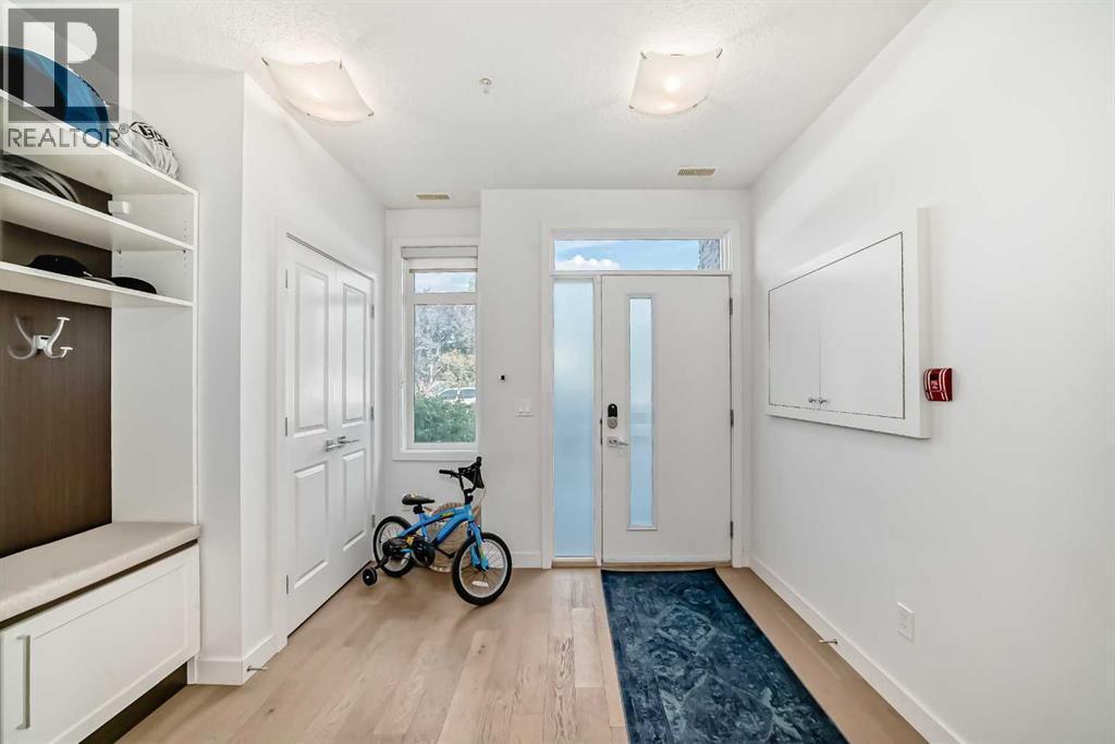 109, 15 Rosscarrock Gate SW, Calgary, Alberta  T3C 1E6 - Photo 5 - A2286369