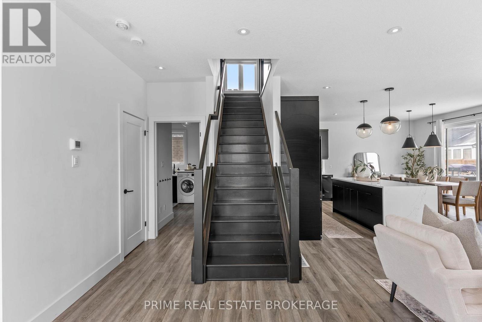 1577 Applerock Avenue, London North, Ontario  N6G 0X5 - Photo 3 - X13025860