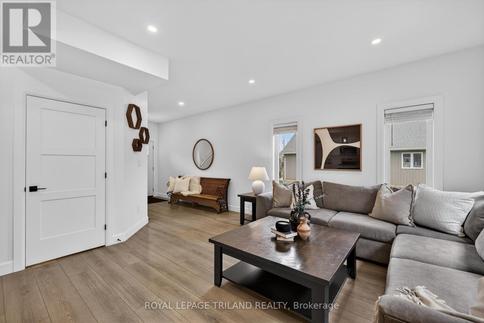 Photo 9 of 49 for 51253 Ashton Street