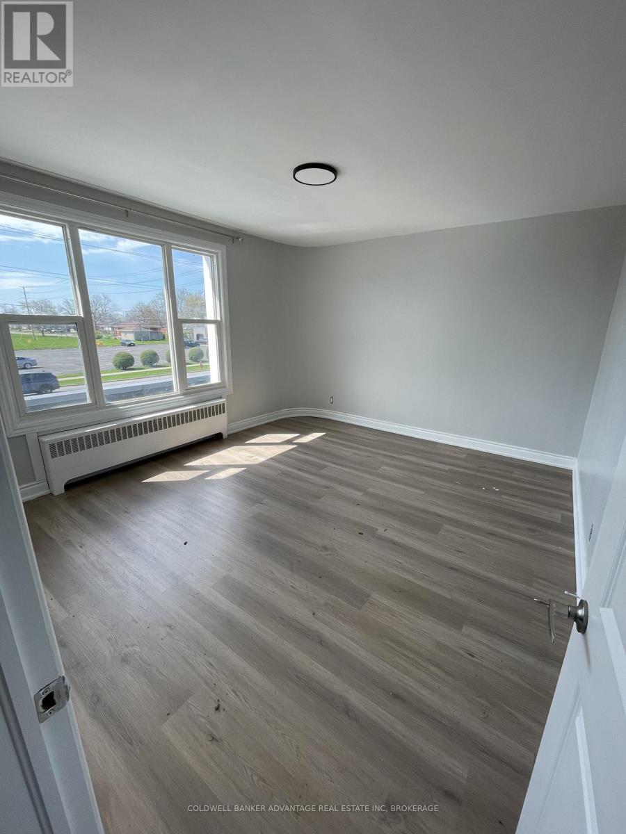 1 - 936 East Main Street, Welland, Ontario  L3B 3Y9 - Photo 6 - X12942866