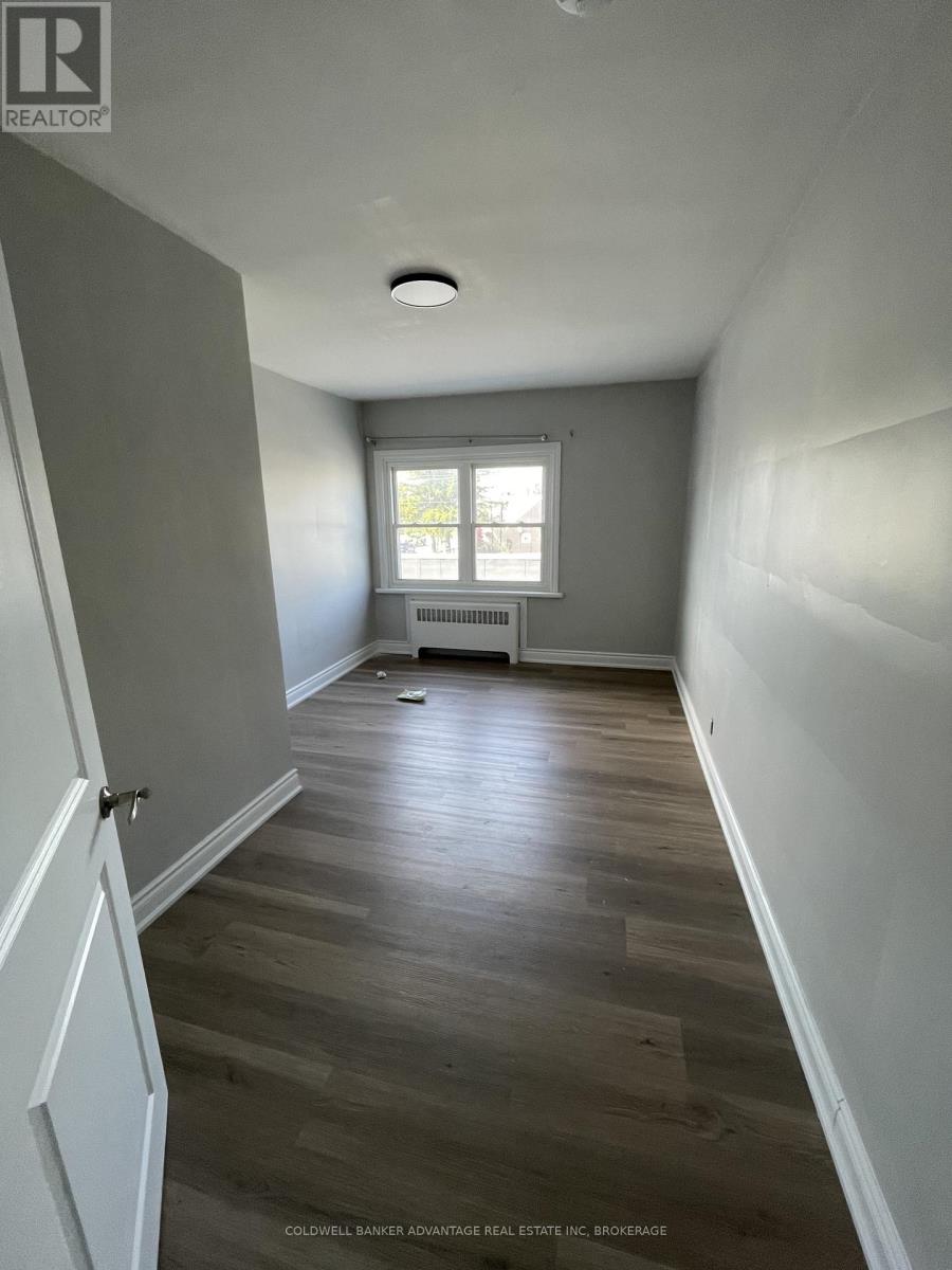 1 - 936 East Main Street, Welland, Ontario  L3B 3Y9 - Photo 4 - X12942866