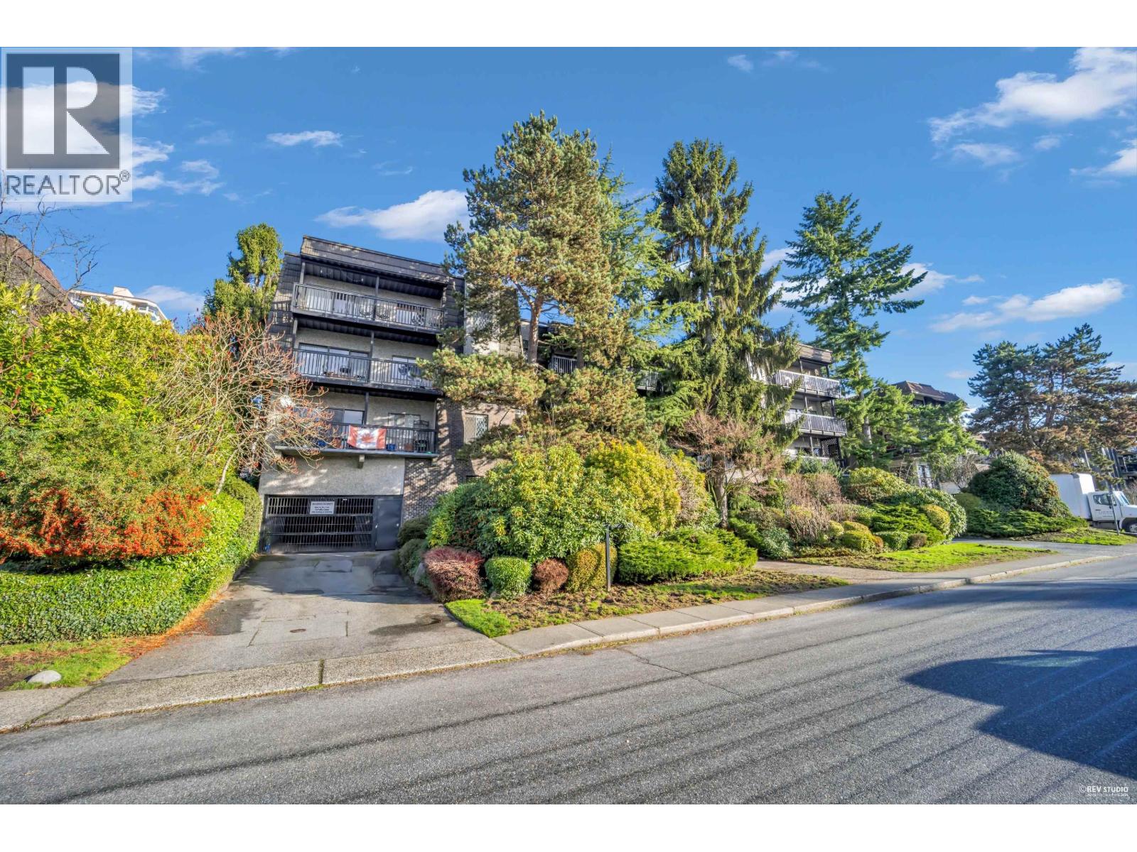 103 150 E 5TH STREET, North Vancouver, British Columbia