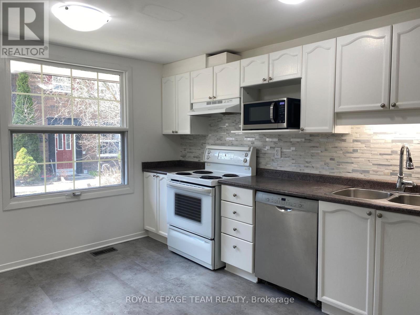 2745 Baseline Road, Ottawa, Ontario  K2H 7B5 - Photo 2 - X13025954