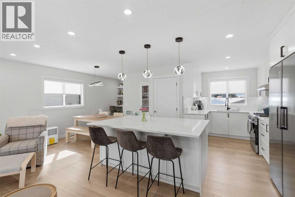 7107 54 Avenue Nw, Calgary, Alberta  T3B 3P5 - Photo 9 - A2298706