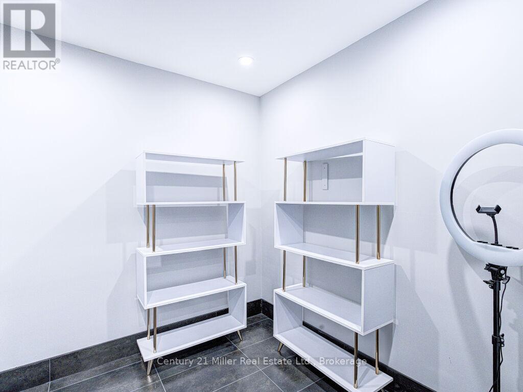 102 - 88 Dunn Street, Oakville, Ontario  L6J 3C7 - Photo 15 - W13025956