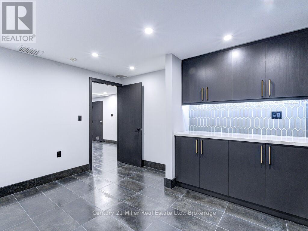 102 - 88 Dunn Street, Oakville, Ontario  L6J 3C7 - Photo 17 - W13025956