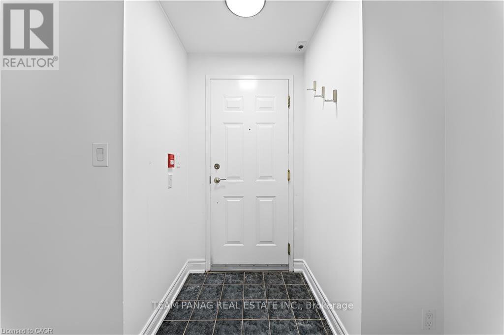 132 - 28 Stadium Road, Toronto, Ontario  M5V 3P4 - Photo 6 - C12939012