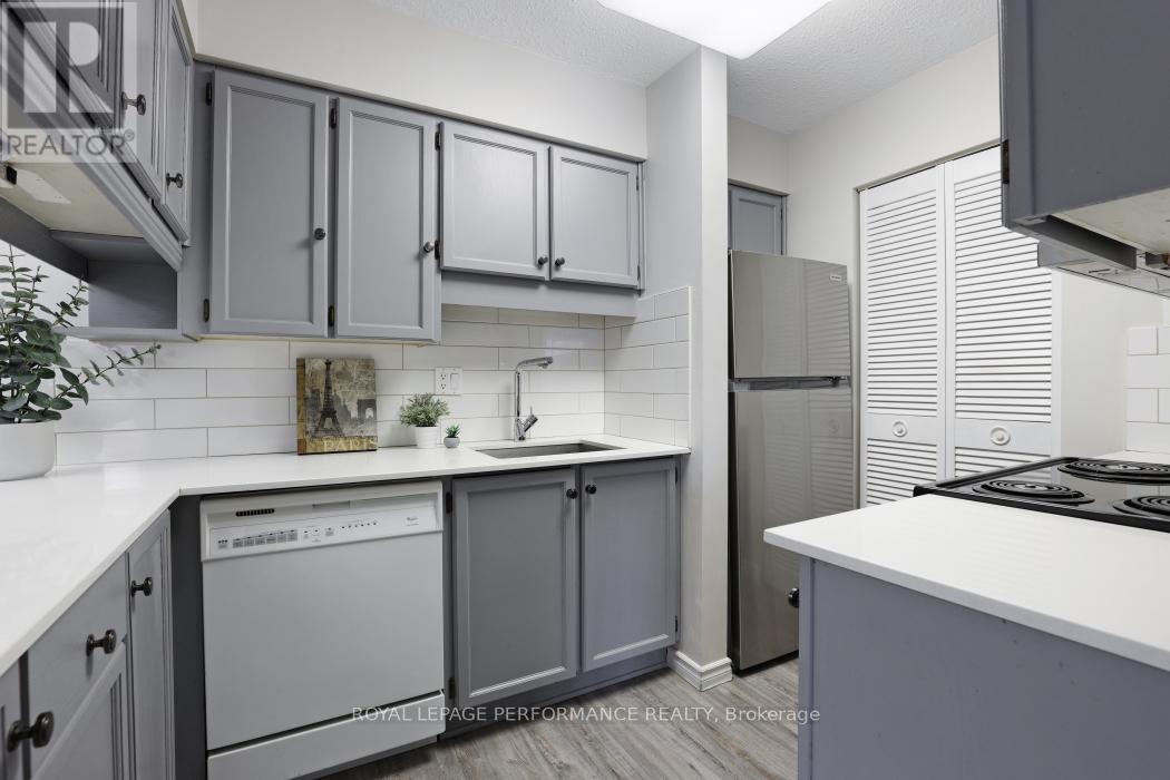 2d - 142 Waverley Street, Ottawa, Ontario  K2P 0V4 - Photo 16 - X12916038