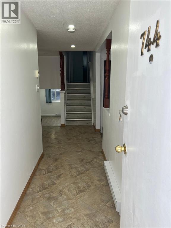 744 Parkview Crescent, Cambridge, Ontario  N3H 4X8 - Photo 5 - 40822582