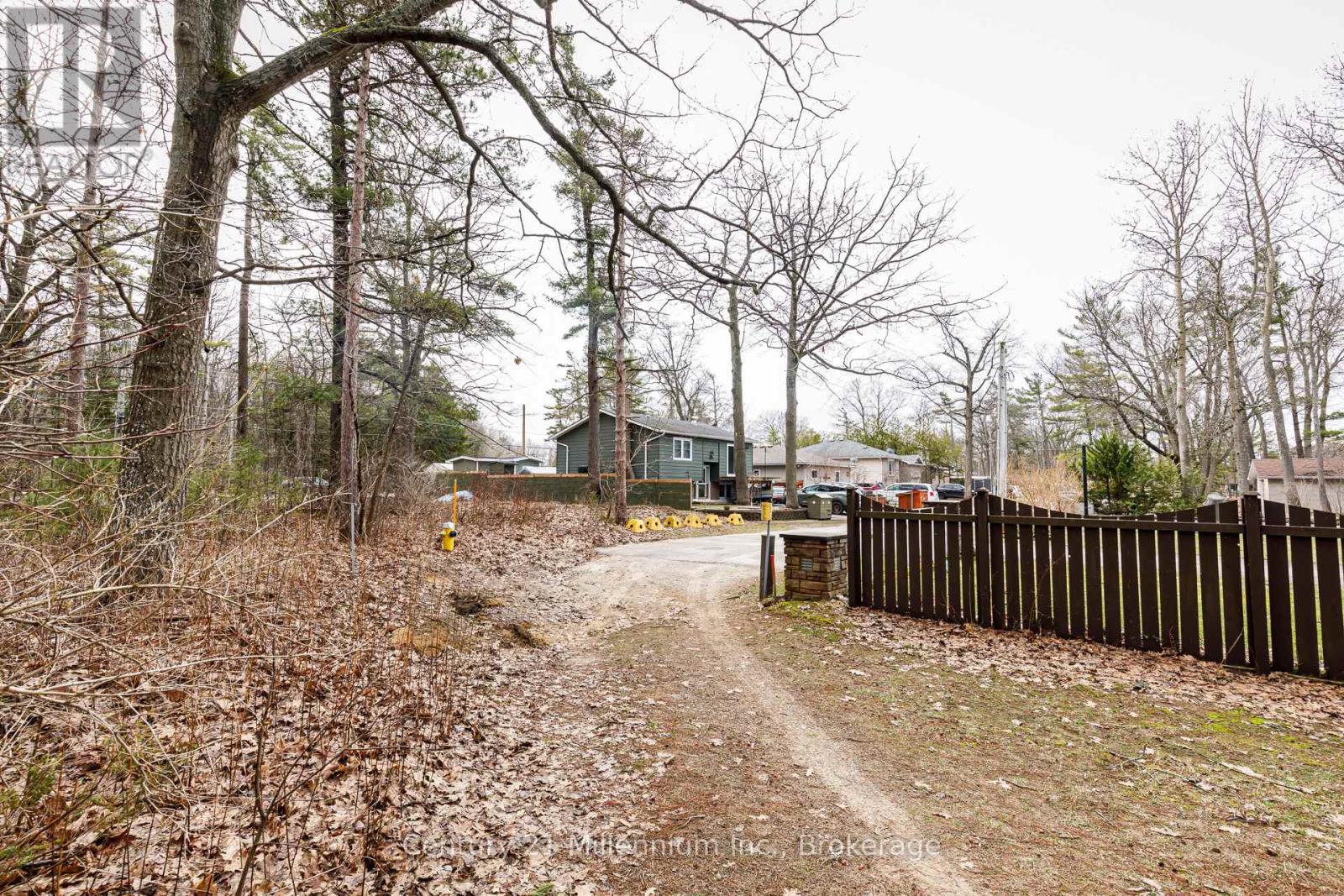 8 Poplar Street, Wasaga Beach, Ontario  L9Z 2X5 - Photo 10 - S13025998