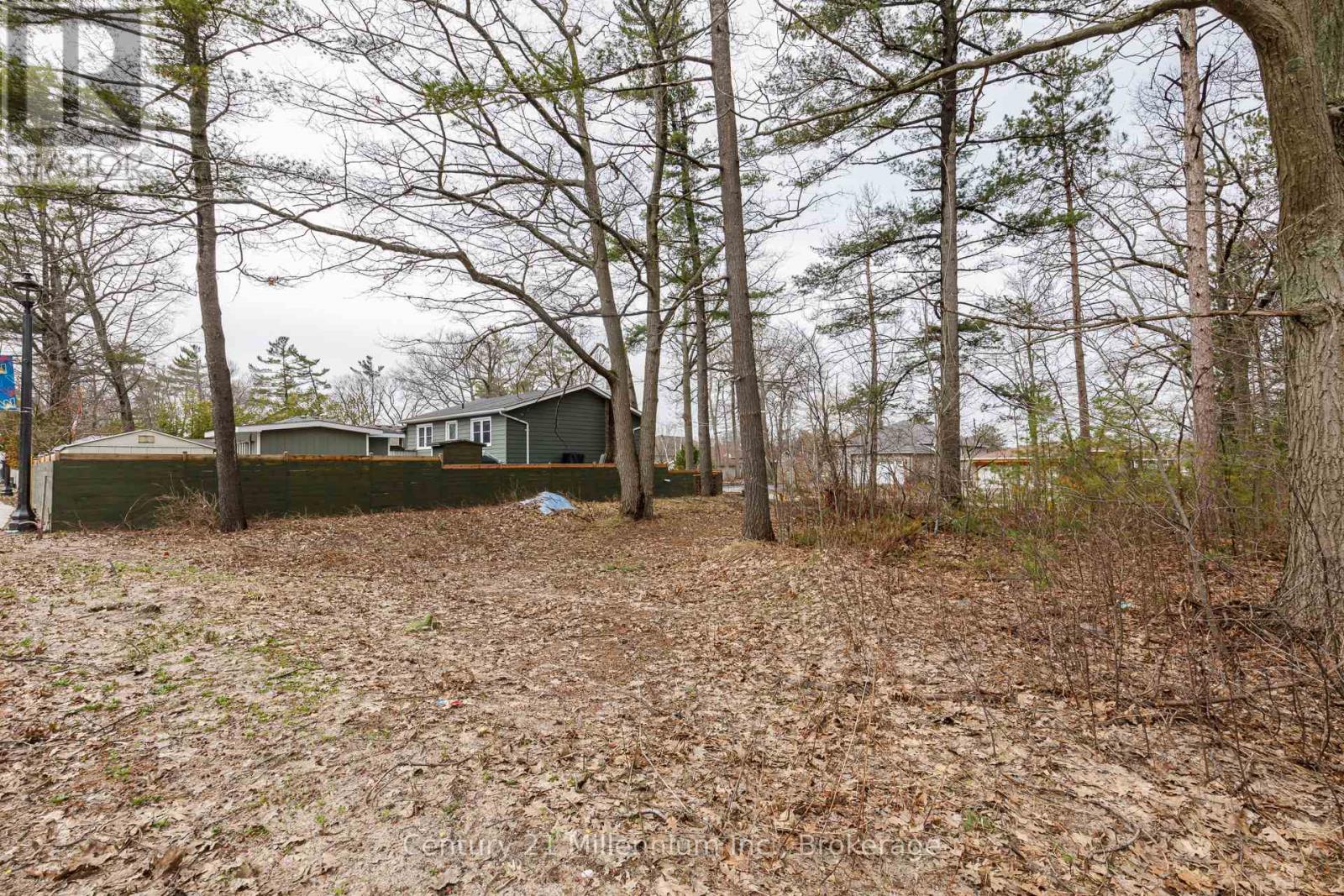 8 Poplar Street, Wasaga Beach, Ontario  L9Z 2X5 - Photo 26 - S13025998